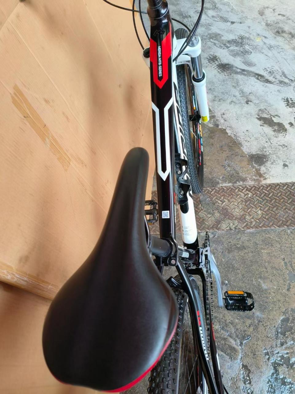 美利达兰博750,前后双油碟27速,前叉带线空锁死,车架17寸,成色很新