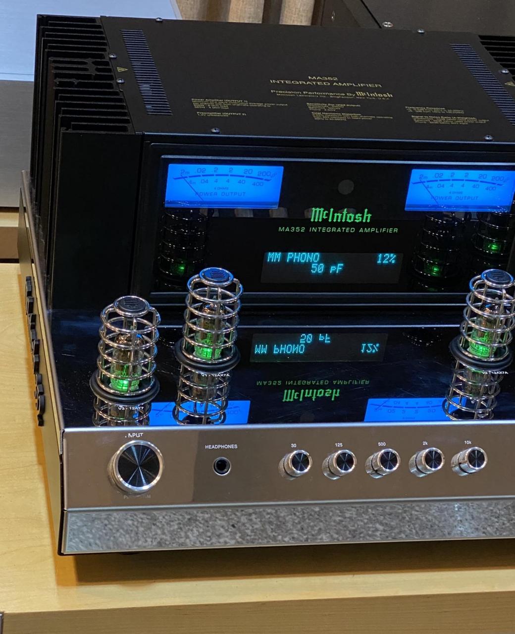 麦景图 mcintosh  ma352 经典合并功放, 前胆后石设计,功率每声道200w