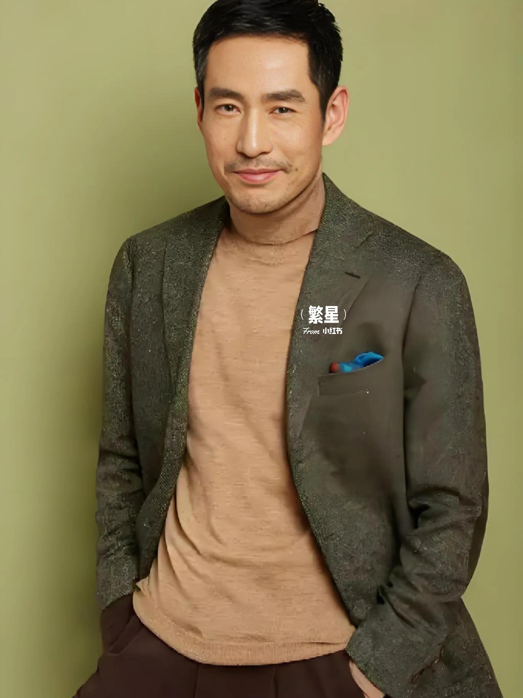 他,出生于山西省吕梁市交城县一个普通家庭,父亲是一名炼钢工人,母亲