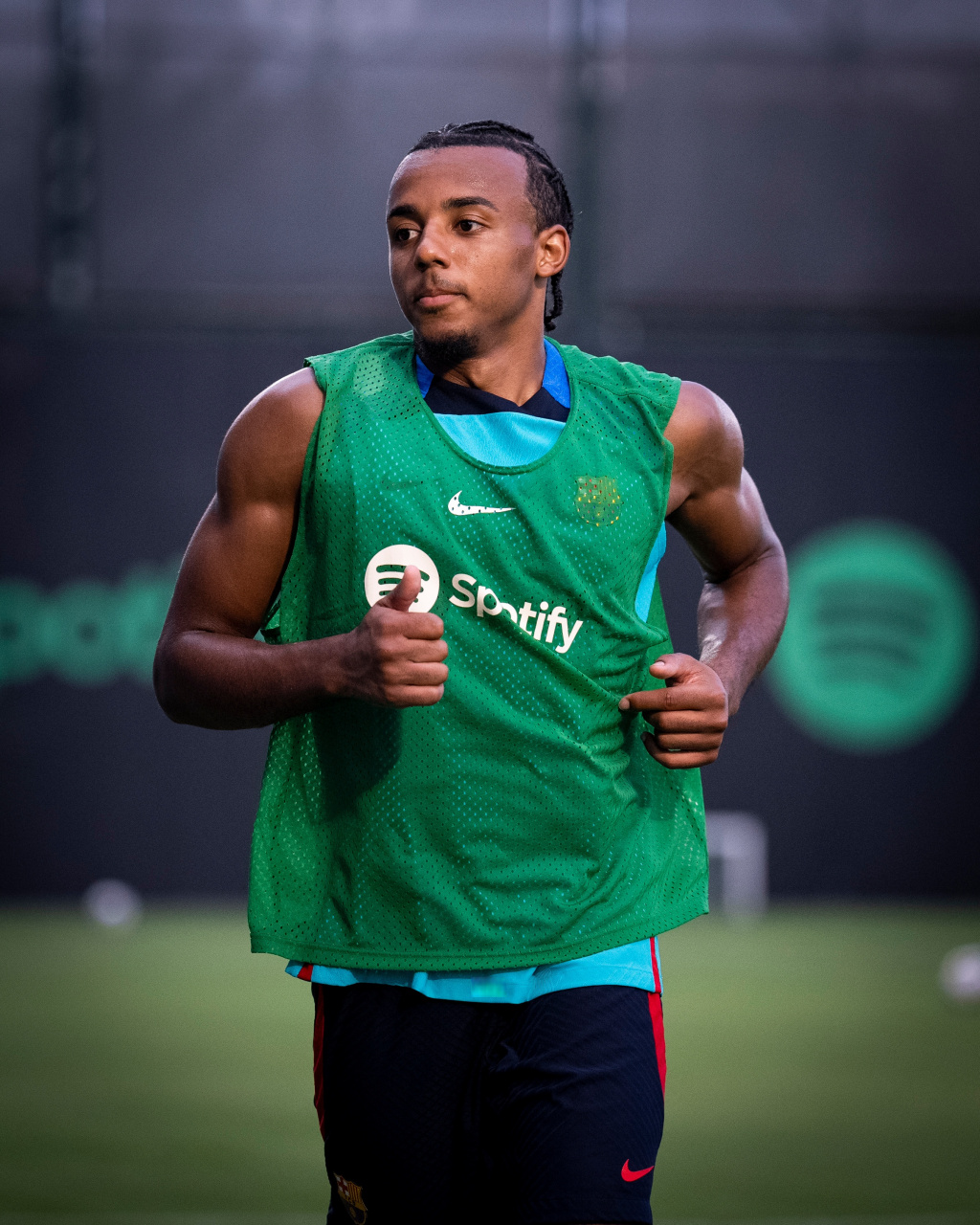 罗梅罗:孔德无法出战对阵皇家社会的比赛.#巴萨##足球