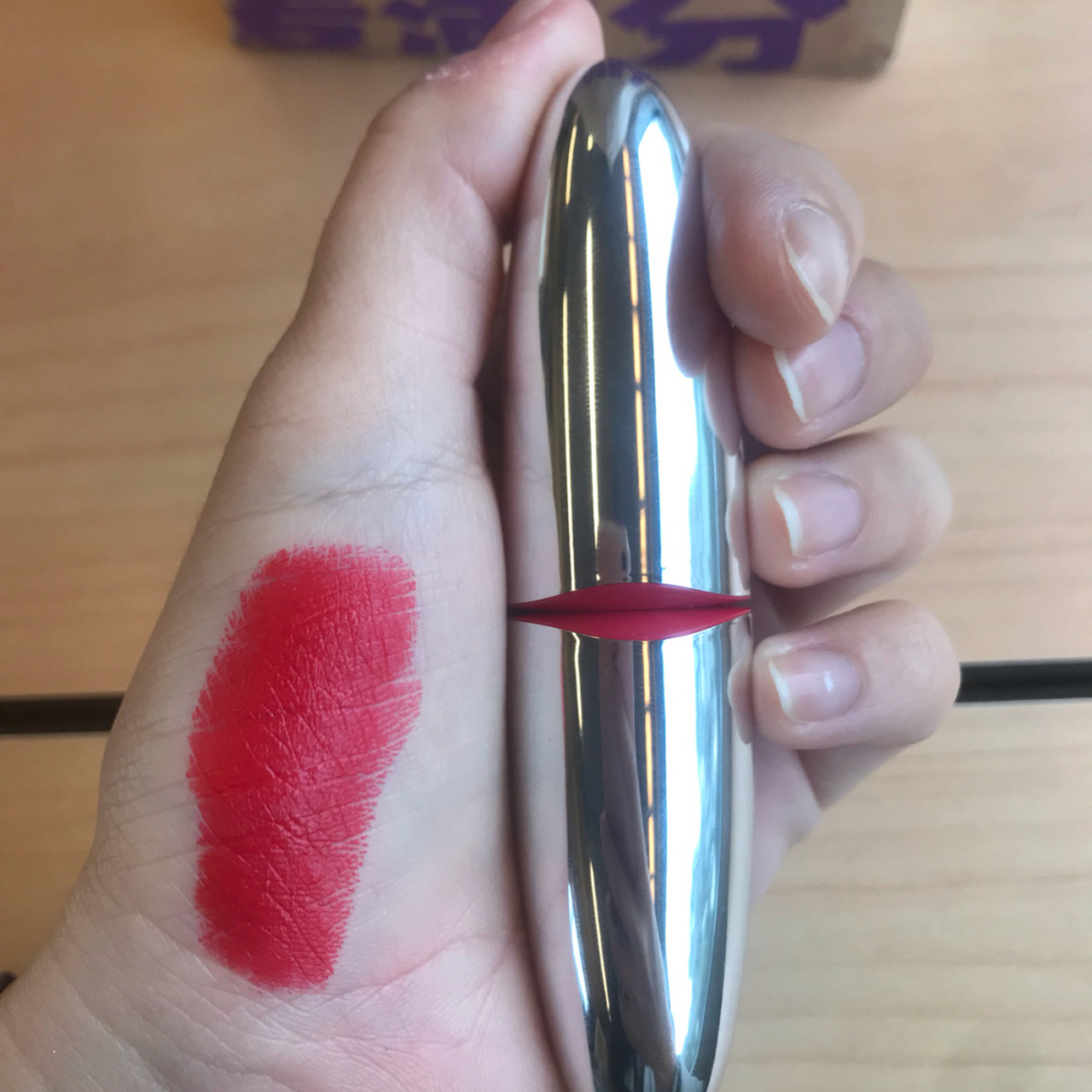 涂上这只口红你就是整条街最喜庆的仔 这只killer杀手口红色号ac101