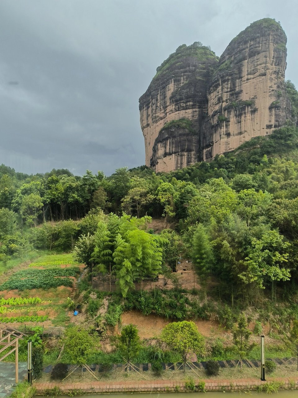鹰潭龙虎山景区去了,坑太多 去了龙虎山,景区环境不错,风景也值得一看
