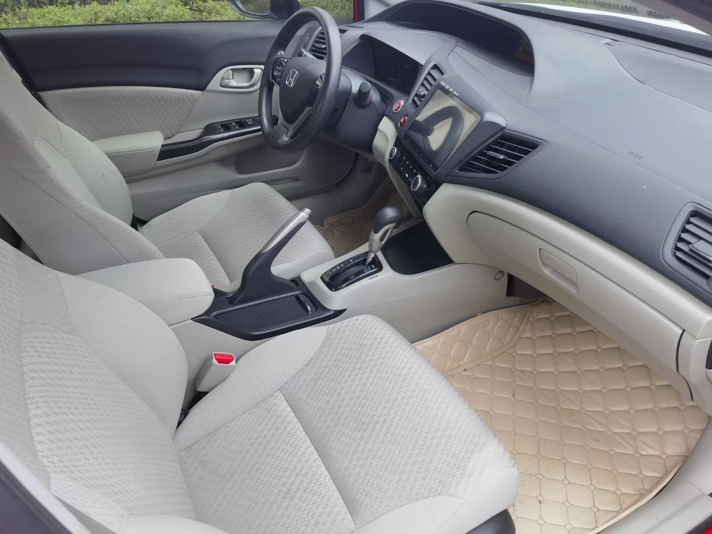 看车 九代思域内饰照片