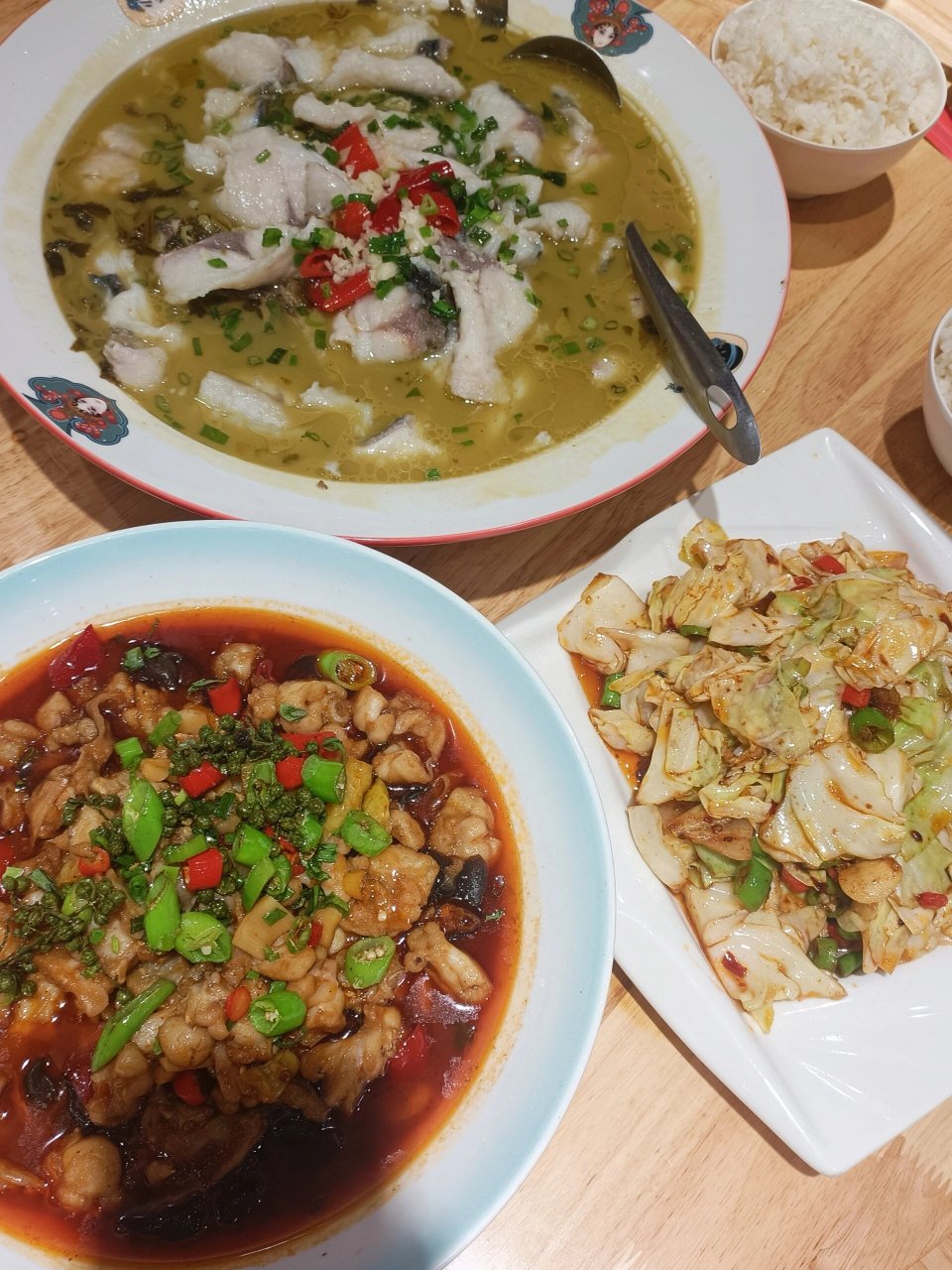 重庆美食(丰南荣大附近)p1p2 我觉得蛮好吃的,特别是麻辣鸡杂还有牛蛙