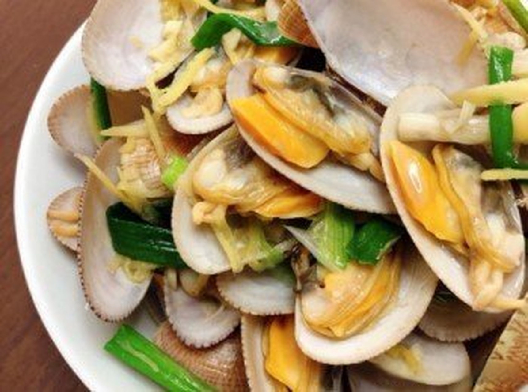 爆炒花蛤的家常做法【姜葱蒜蓉炒花蛤】价格不贵又解馋的小海鲜!