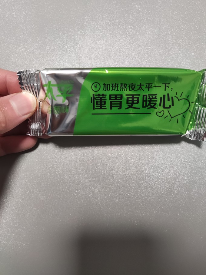 绿色袋子的饼干香葱味图片