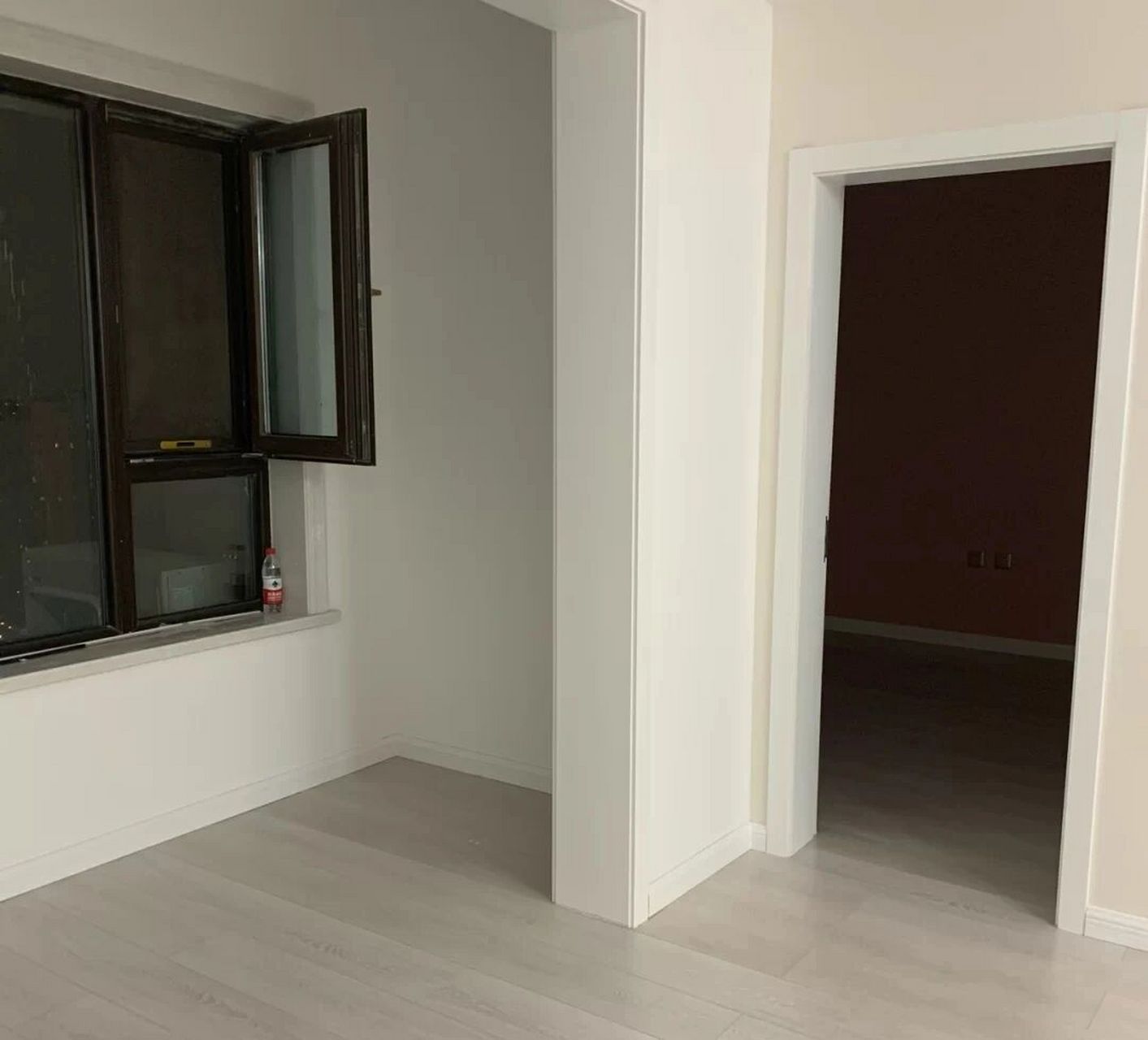 圣象无醛芯地板pf0233昙影 昙影这款地板正如其名 昙花一样无暇的色彩