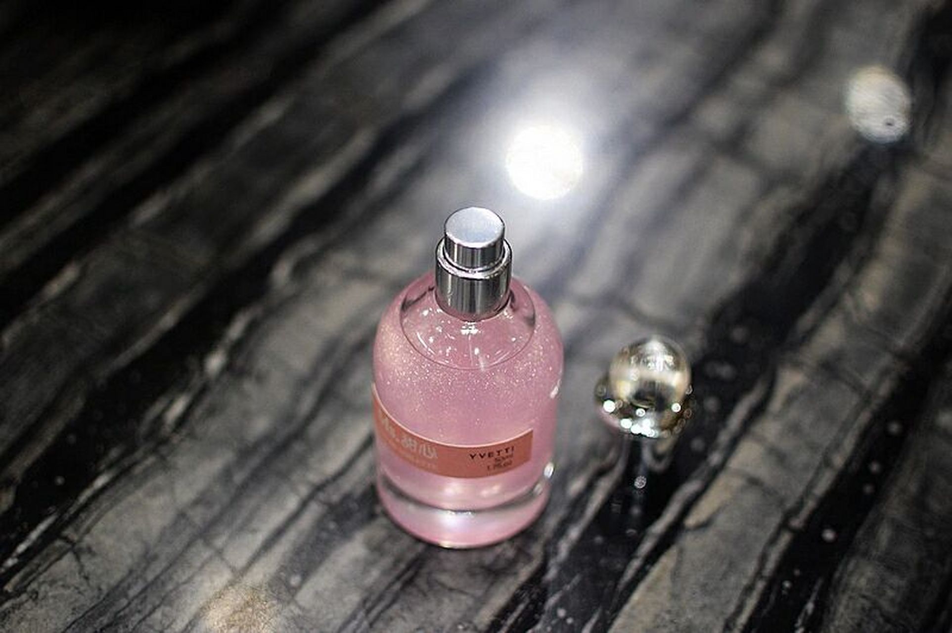 闺蜜送的希汀甜心女士水蜜桃香水 收到闺蜜送的希汀甜心女士水蜜桃