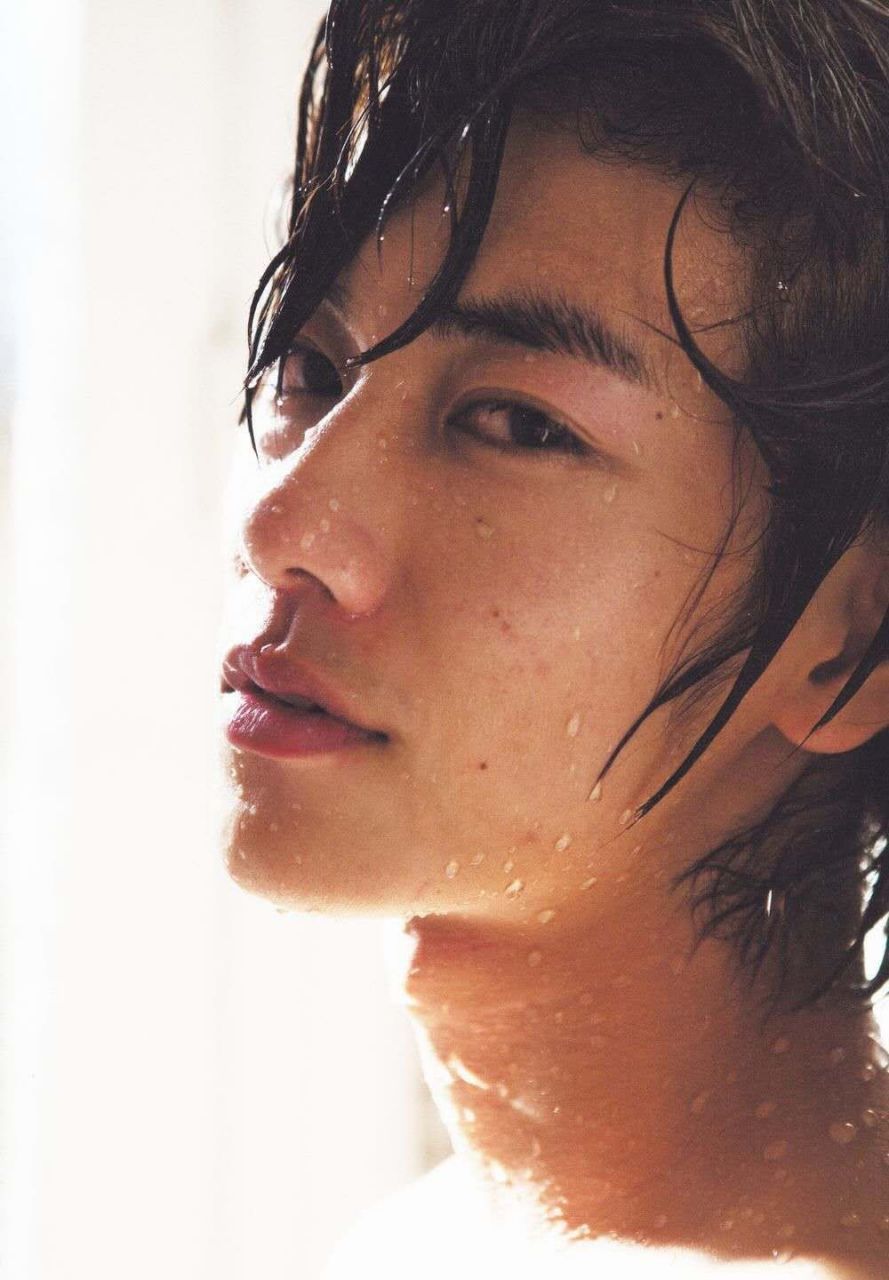 佐藤健 浴室写真  这身材也太好了!