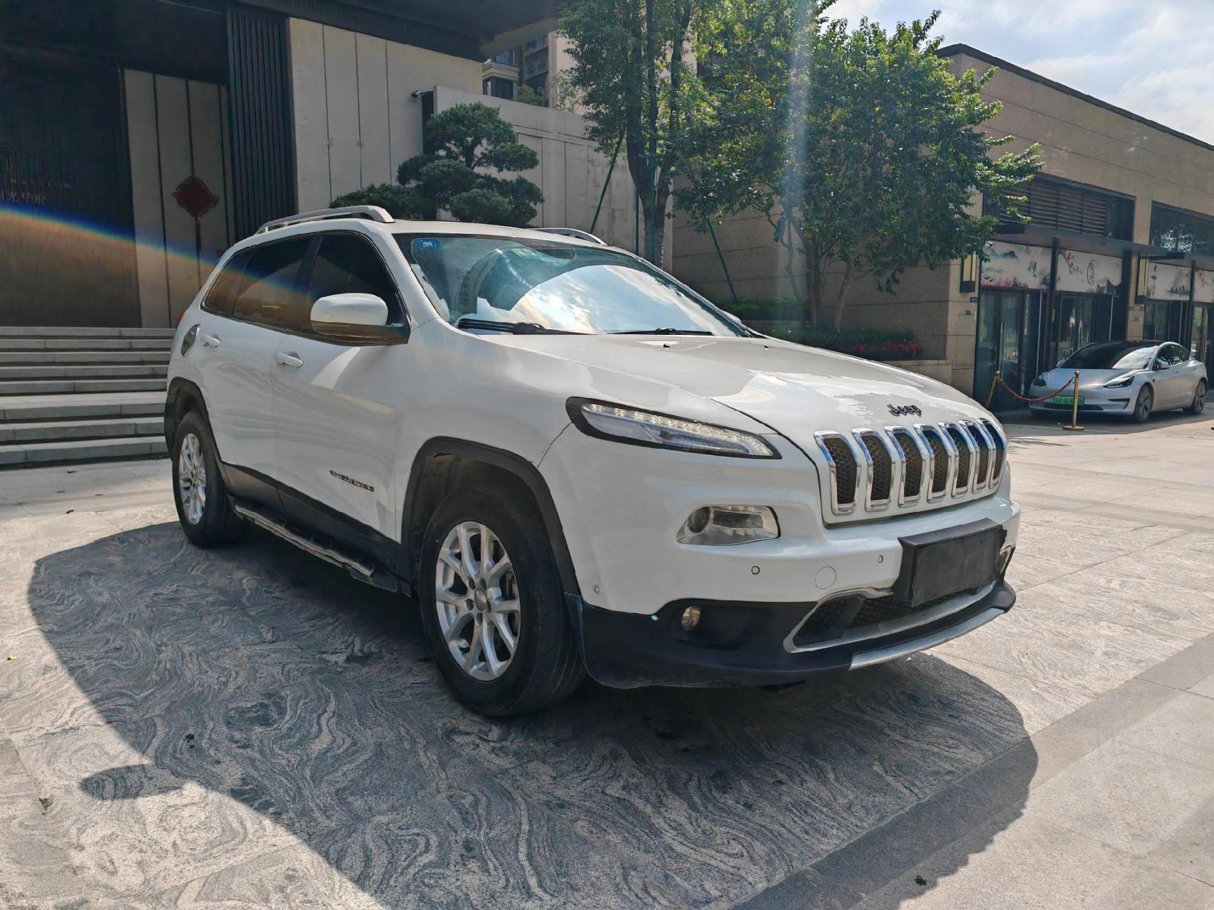 2016年上牌广汽菲克jeep自由光,2.