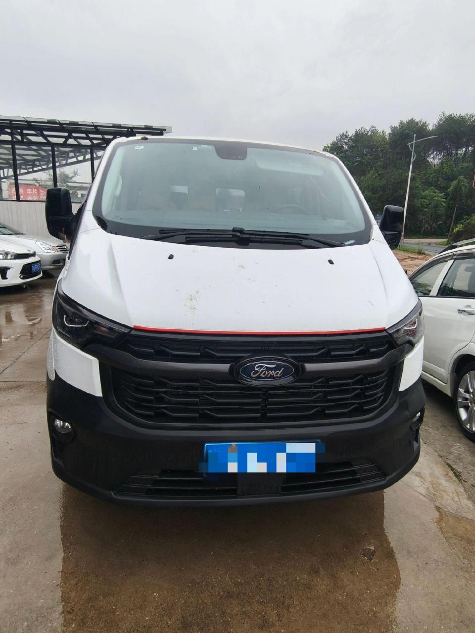 最新到店上牌10天2024款福特全顺柴油6座 大连屏 实表300公里 全新车