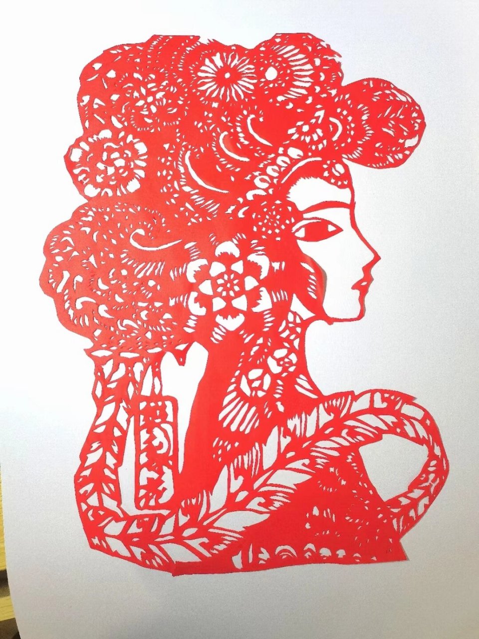 红色剪纸樊梨花 有一种脱俗的气质