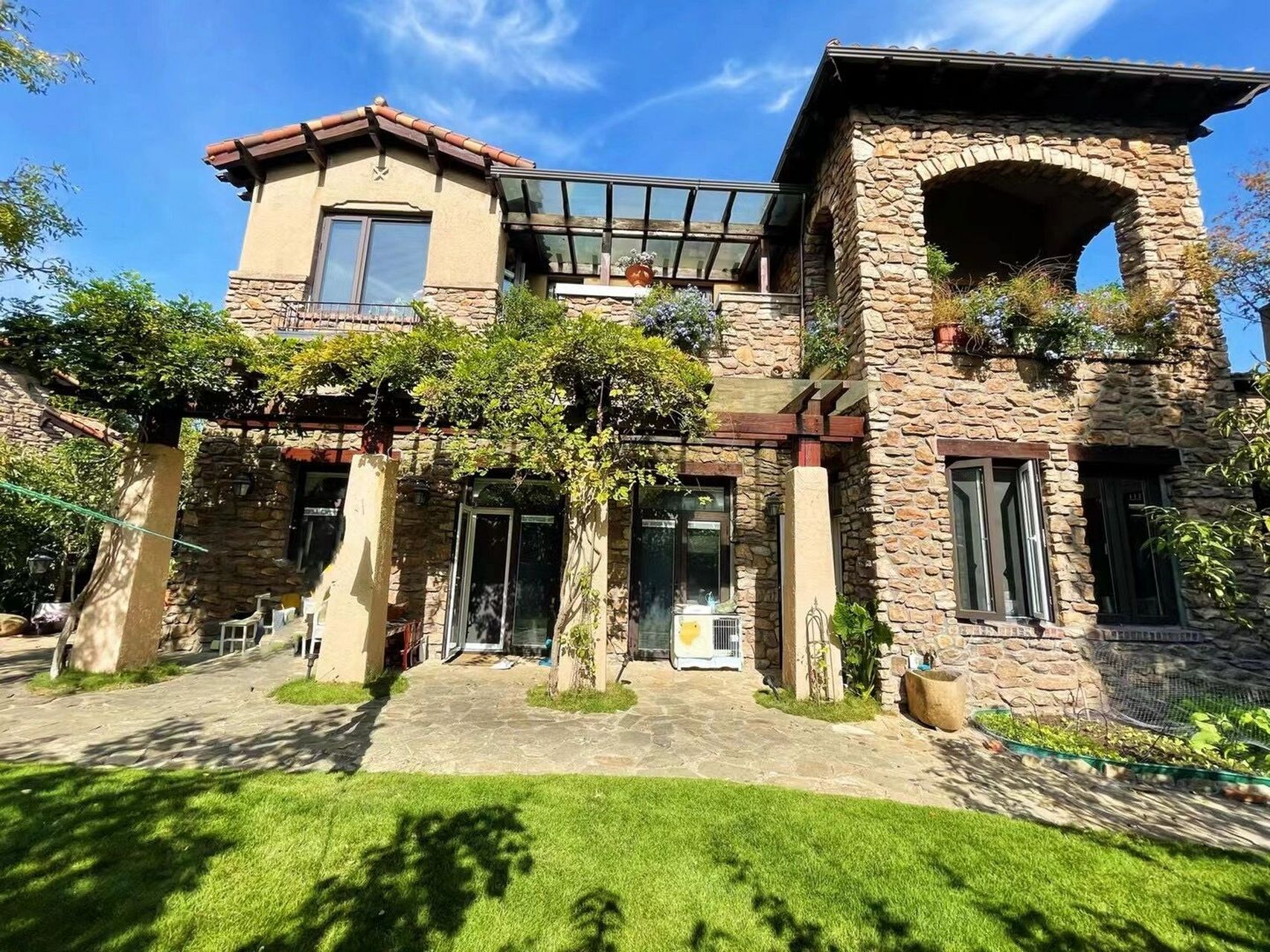 精美好房 61后台询价 感谢关注 【万科兰乔圣菲】 别墅位于上海闵行