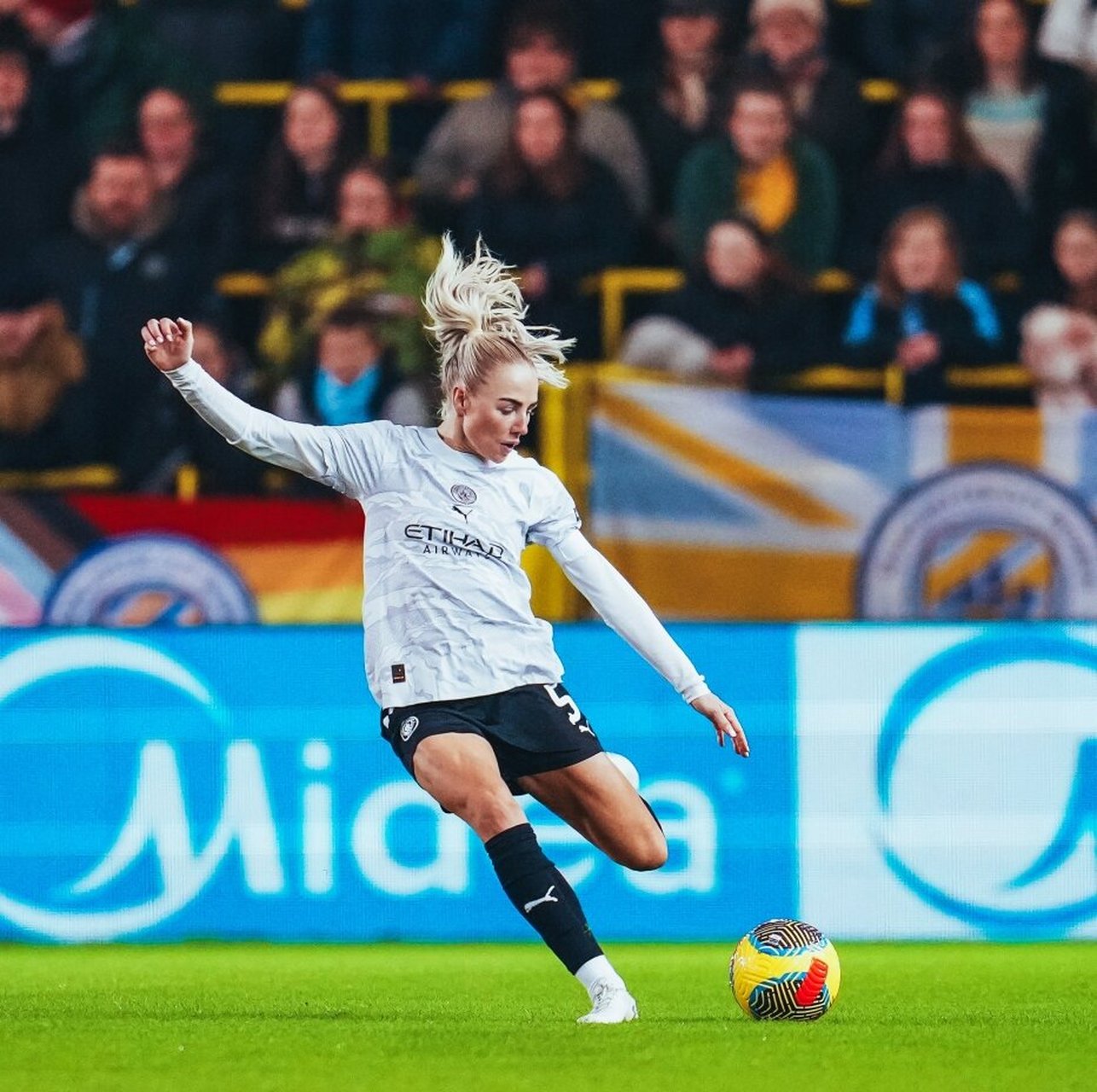 曼城女足上身中国龙年特别版球衣 #足球#0202#小红书竞技场#02