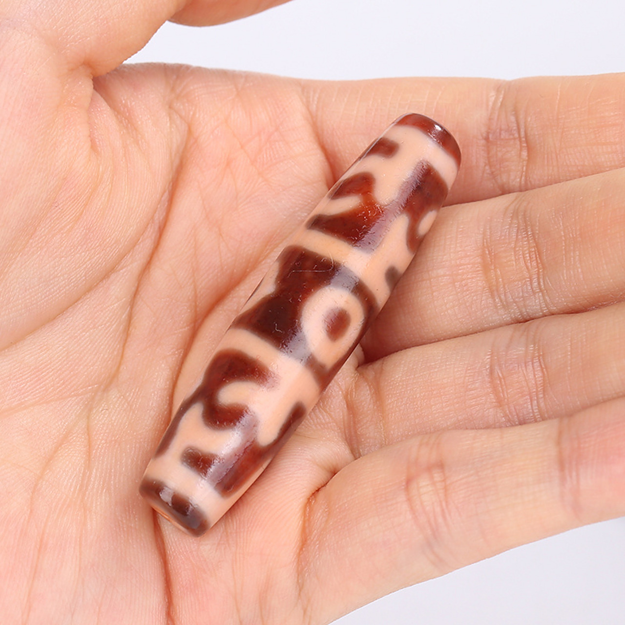 莲师法器天珠,又称威德天珠,是西藏密宗祖师莲花生大士离开西藏之际