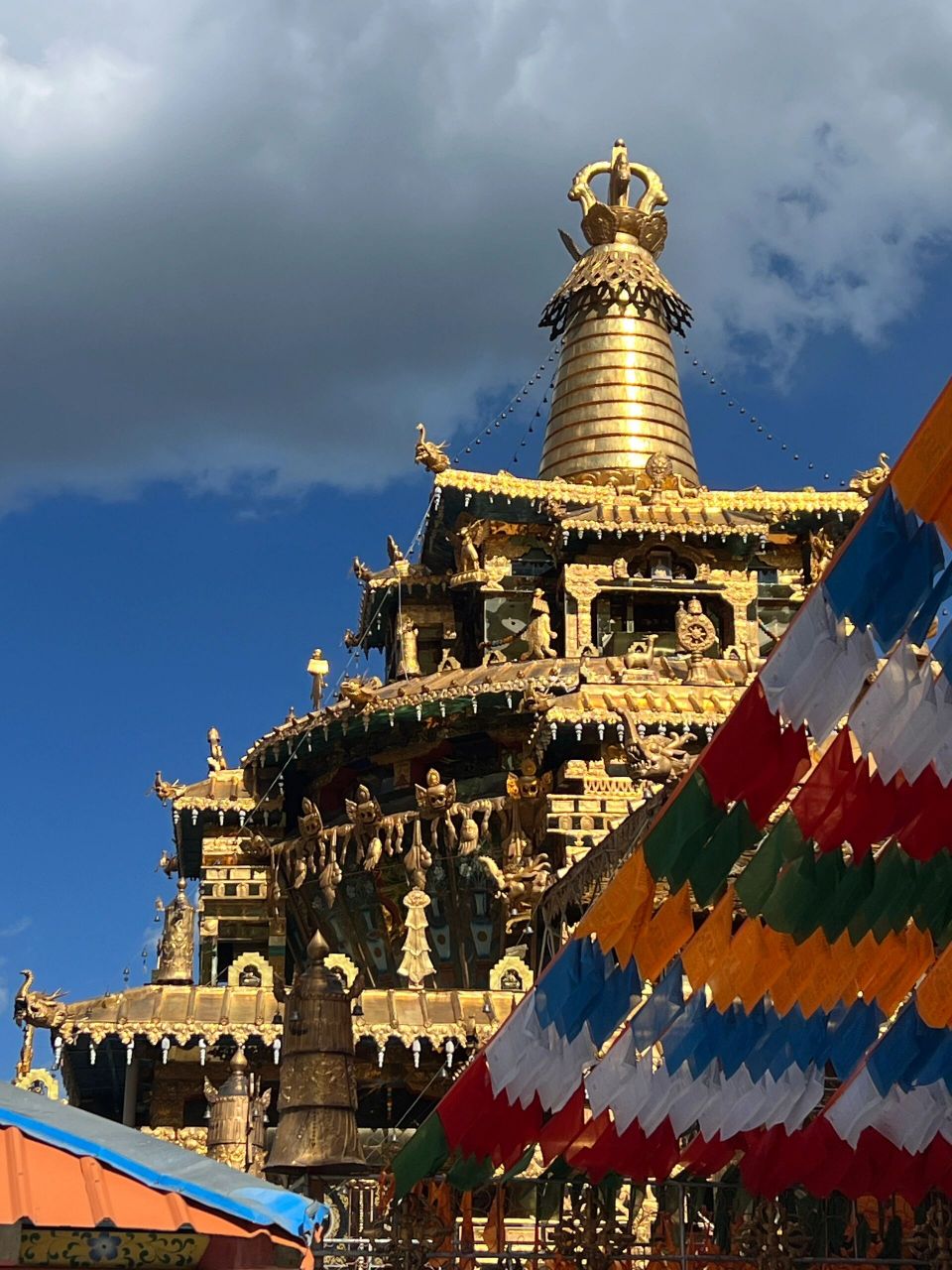 安静,辉煌的噶陀寺 川西众多寺庙,在自驾318大环线时,我选择了参观800