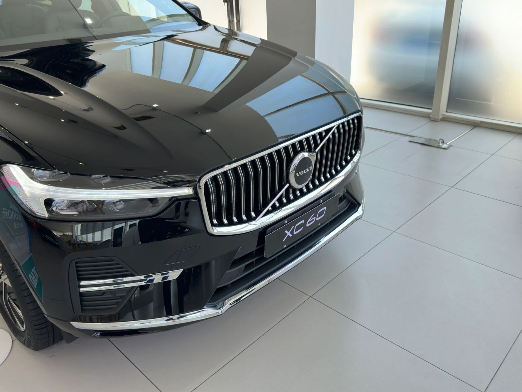 玛瑙黑沃尔沃xc60,这不压迫感来了 05 黑色沃尔沃xc60真的很少见