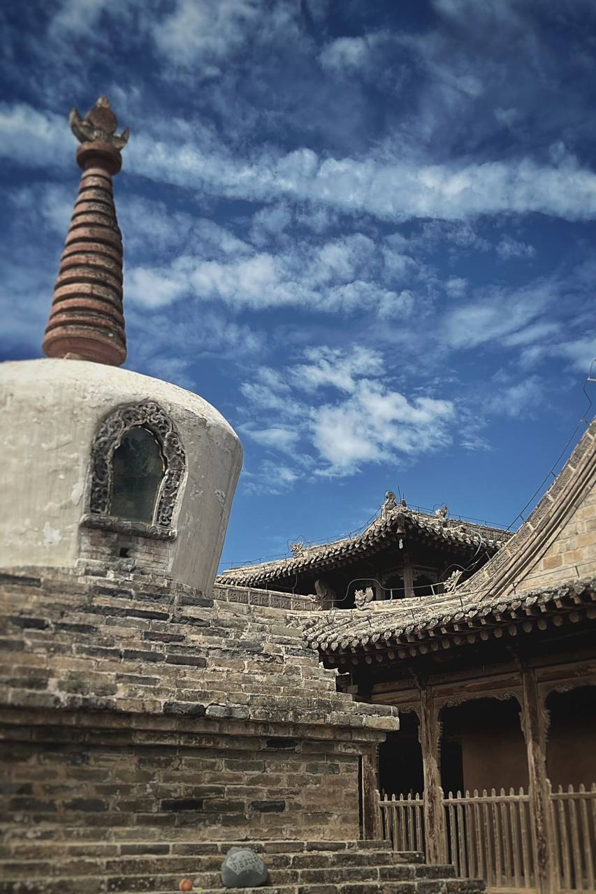 青海乐都瞿昙寺 一座藏传佛教格鲁派寺院,典型明代的官式建筑群.