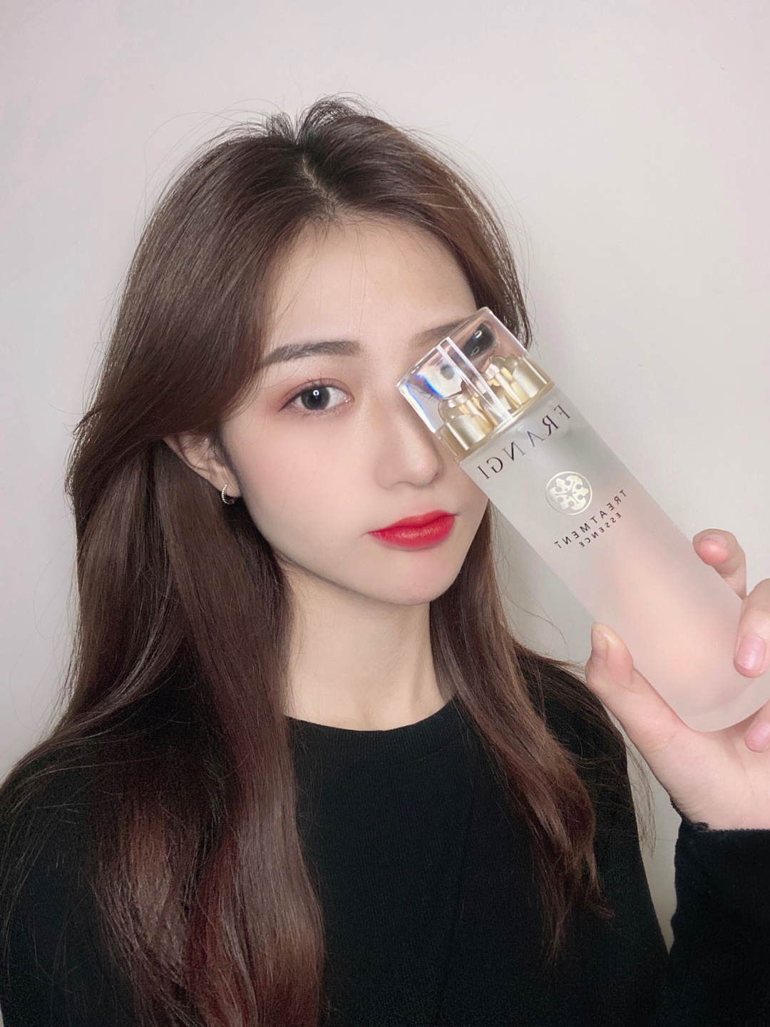 今天就赶紧拿出我新入手的frangi女神水乳