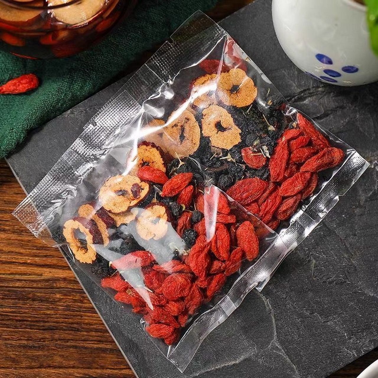 养生少女们冲啊!    【12.9】枸杞桑葚红枣茶40包    内含枸杞,黑枸杞