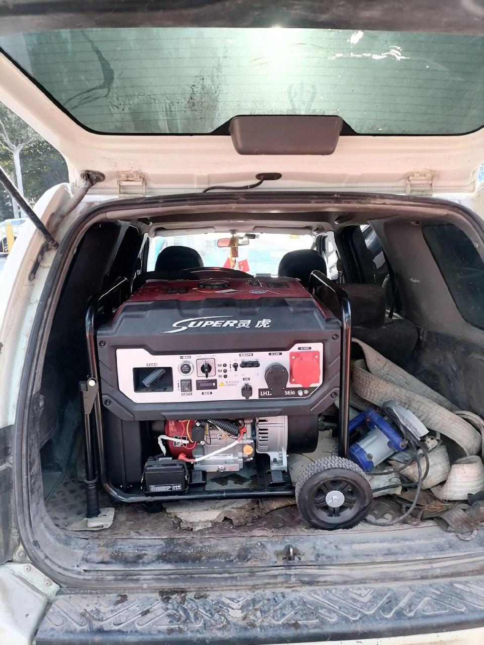 灵虎汽油变频发电机