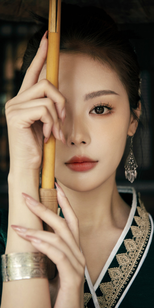 吴佩柔傣服写真壁纸组图