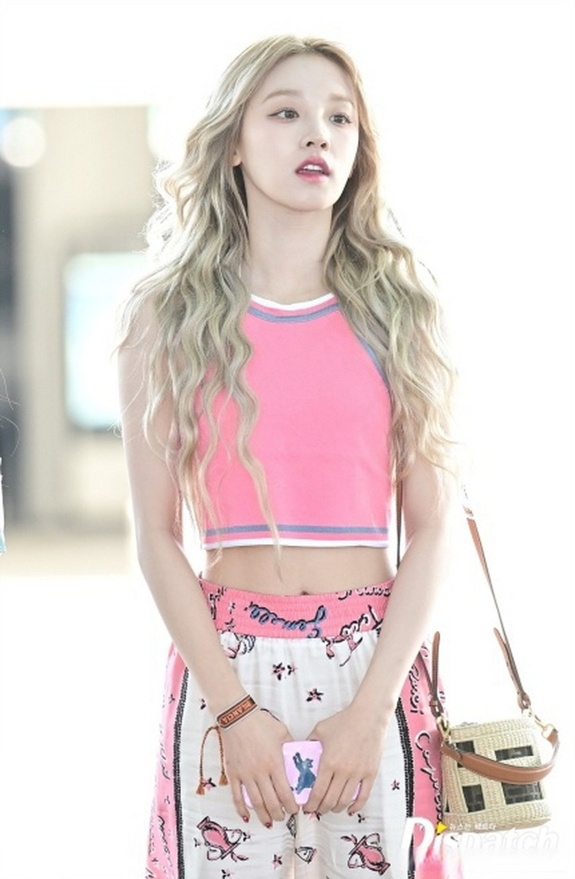 22日,#gidle组合# 经仁川机场出发,前往美国参加海外日程.