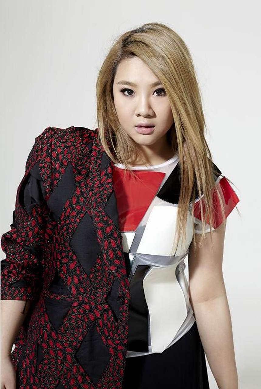 据透露,郑欣宜害怕孤独,多次心碎,甚至考虑过离开香港.