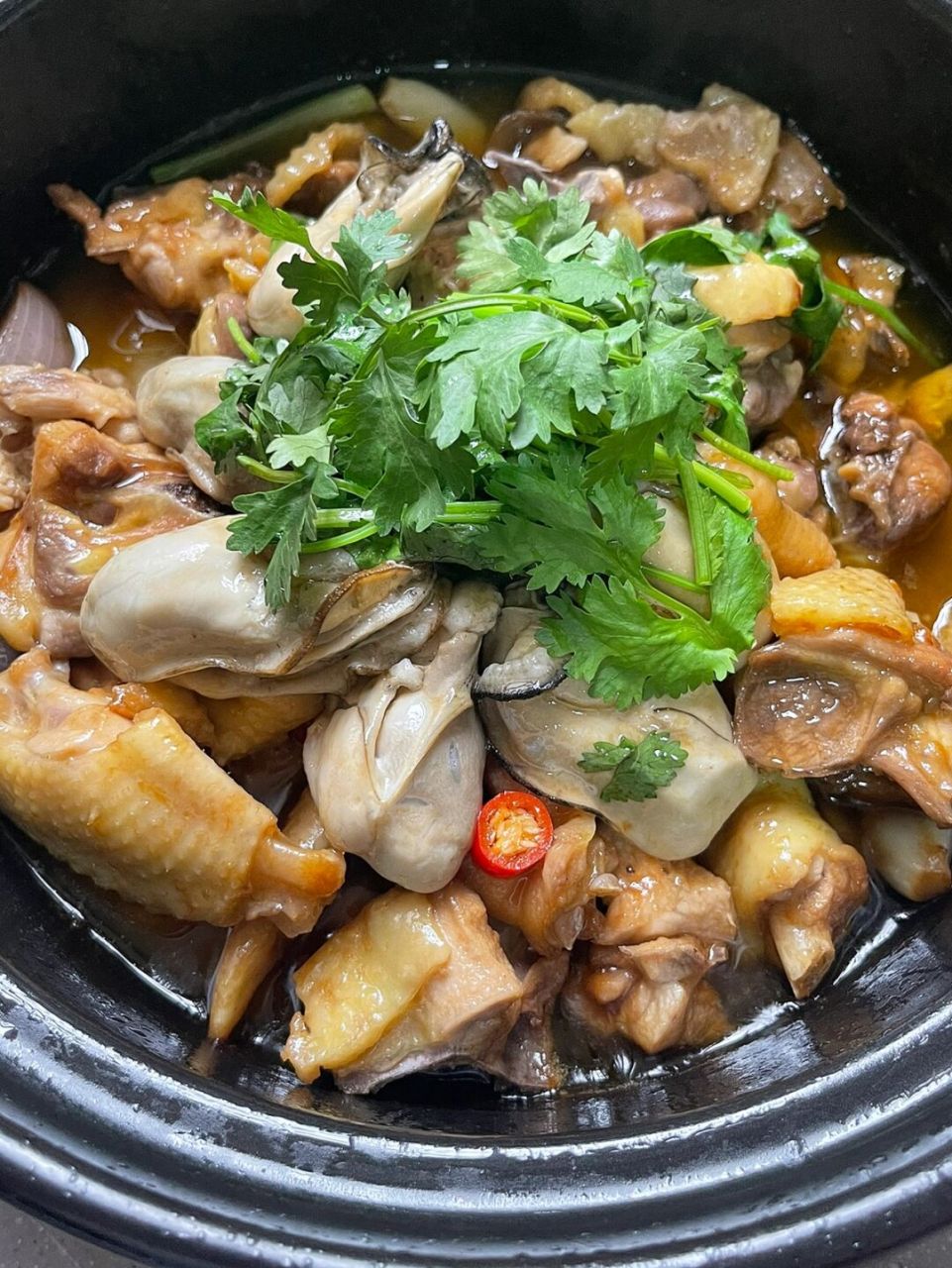 在家也能做出火爆大排档的广式生蚝鸡煲!