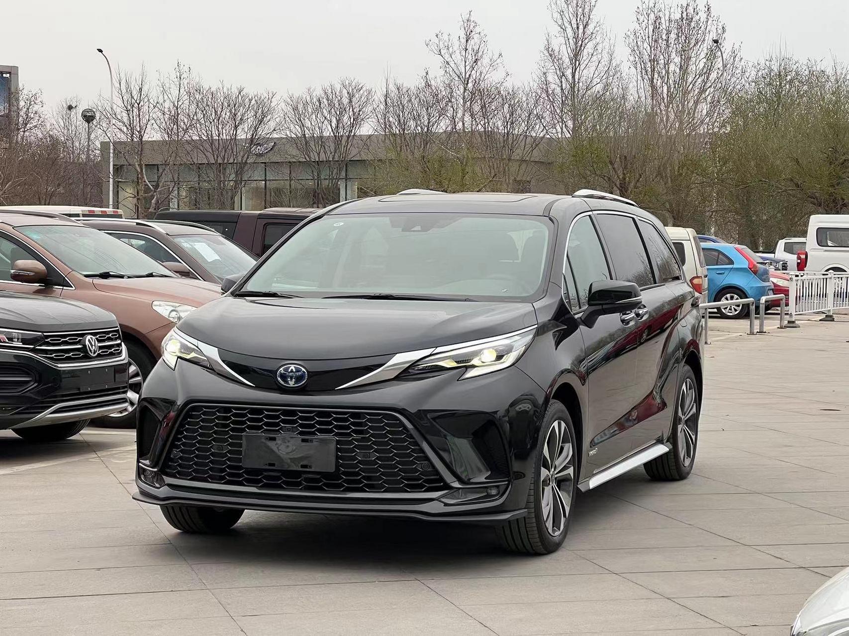 【车辆款型】丰田-格瑞维亚尊贵puls 【上牌日期】2024 【车辆颜色】