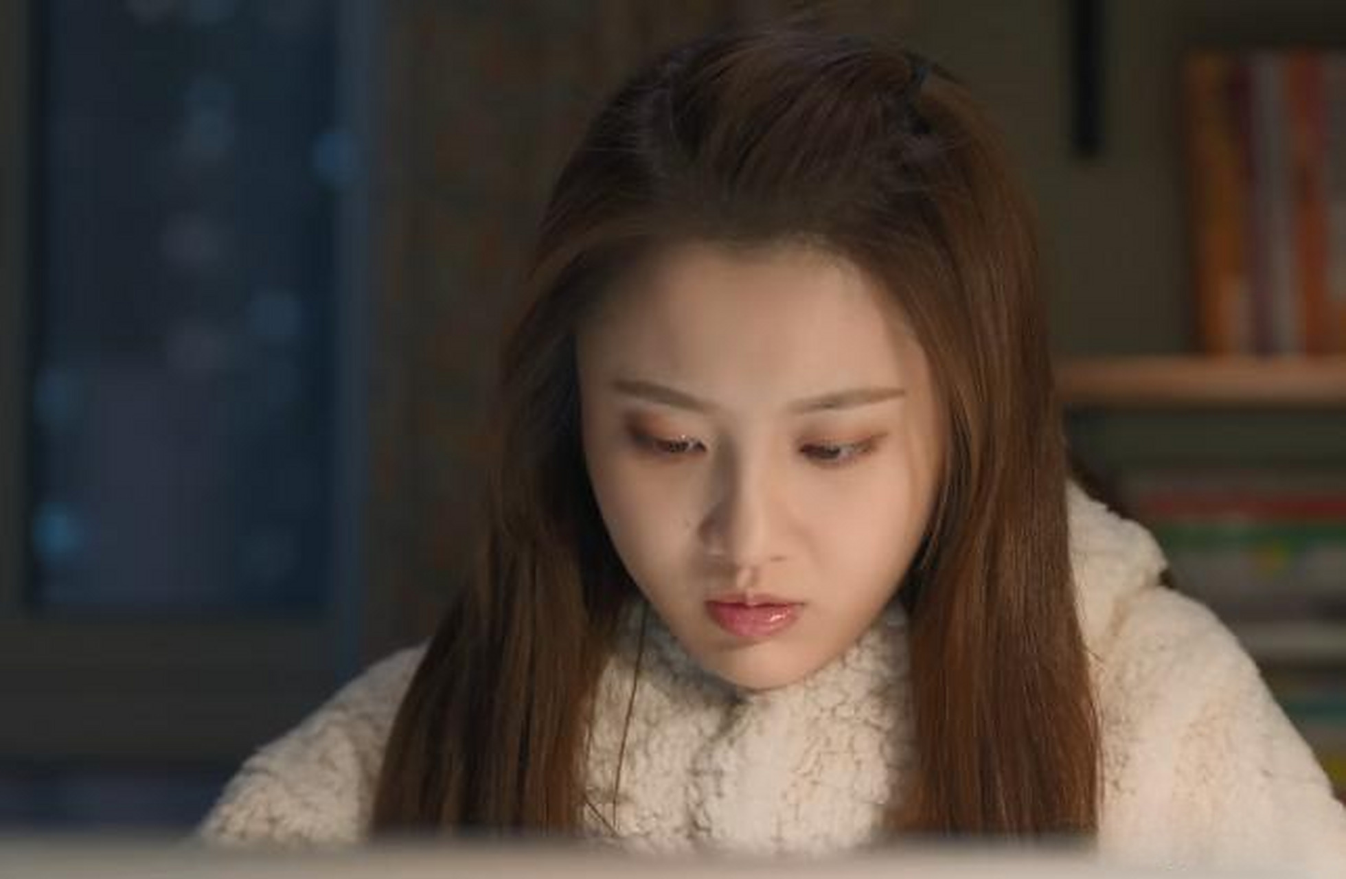 《欢乐颂4》何悯鸿脑子拎不清,这种朋友真的"能远离尽量远离" 在剧中