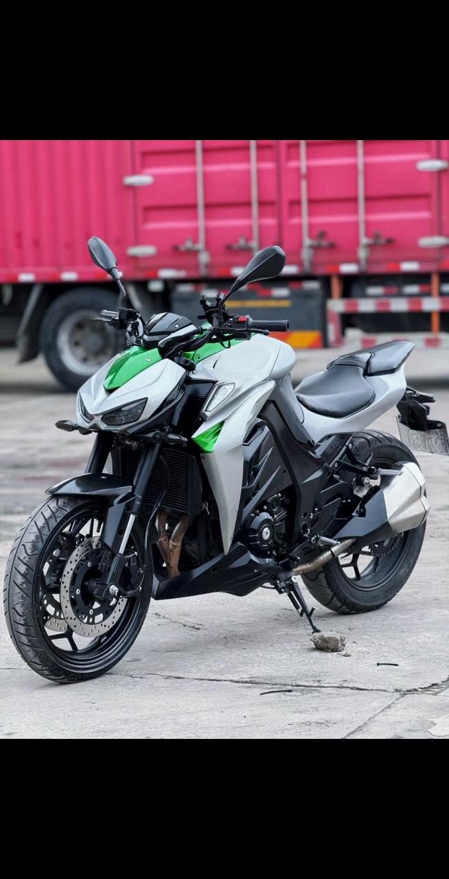 20年n19,1:1川崎z1000,双缸400cc水冷发动机,安全行驶11000公里,成色