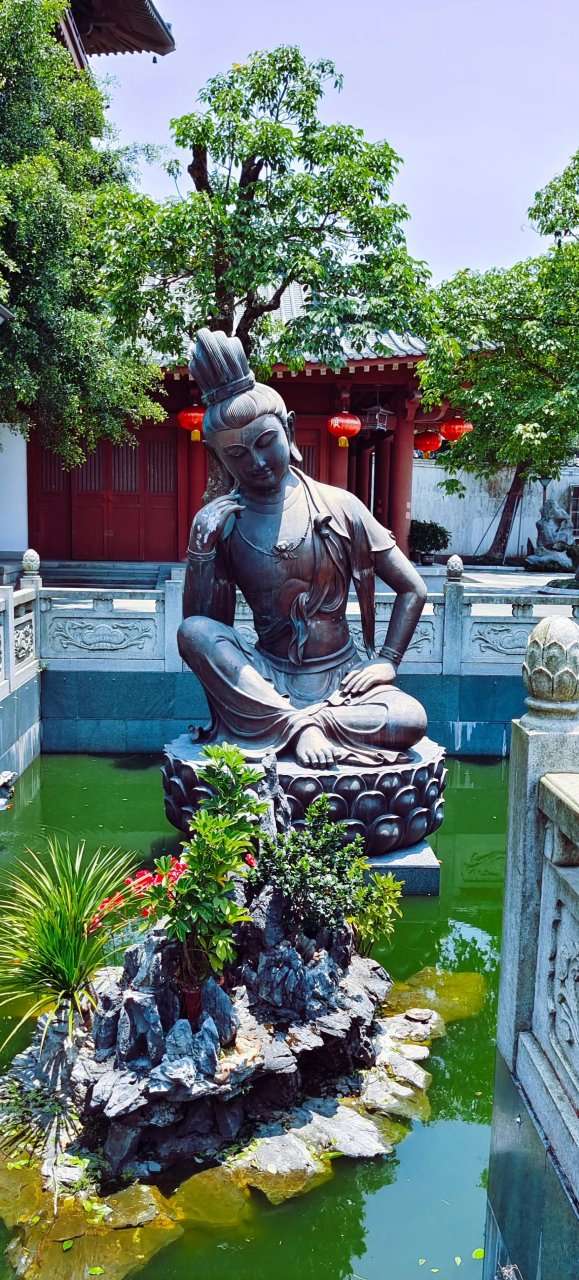 大华兴寺,四面观音 坐落于广东省深圳市盐田区东部华侨城旅游景点内