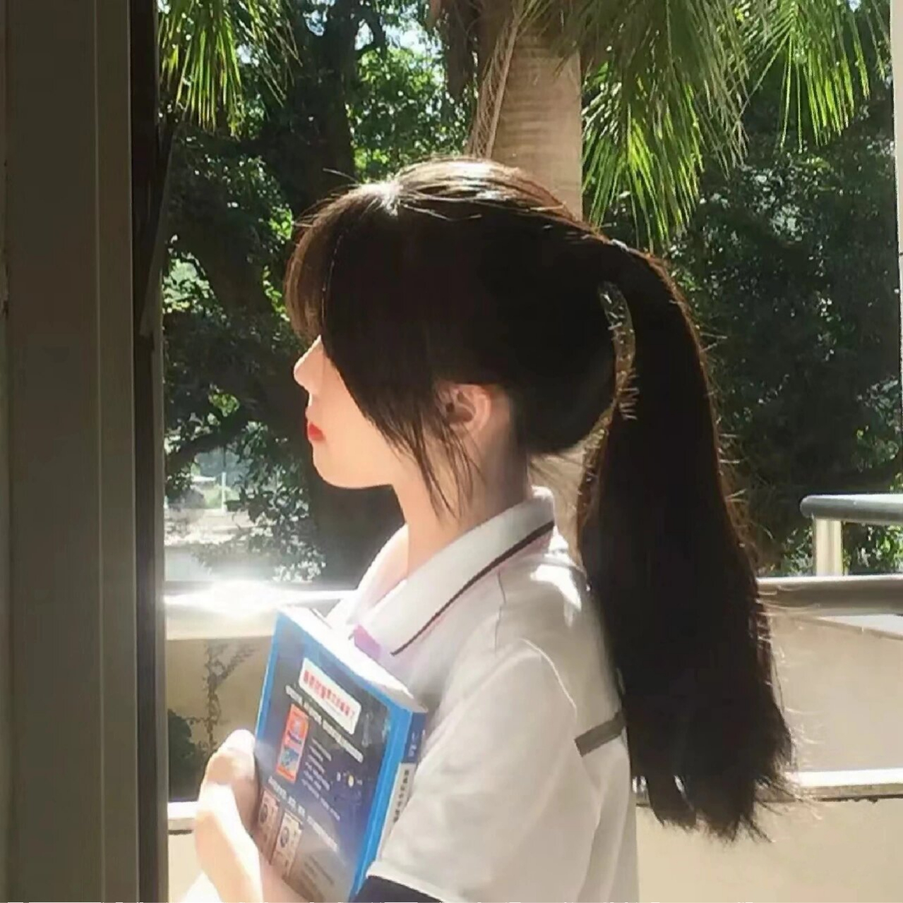 女生好看侧脸头像