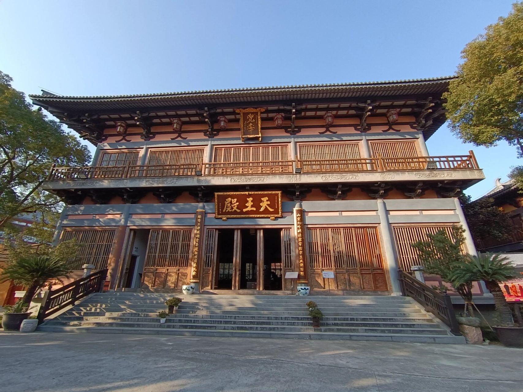 松江李塔之行 李塔位于松江塔汇公路李塔街延寿寺内.