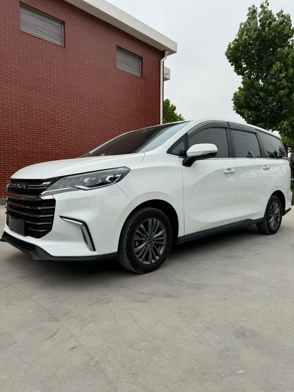 全款90六万多: 20年8月上汽大通g50,7座商务车,搭载1.