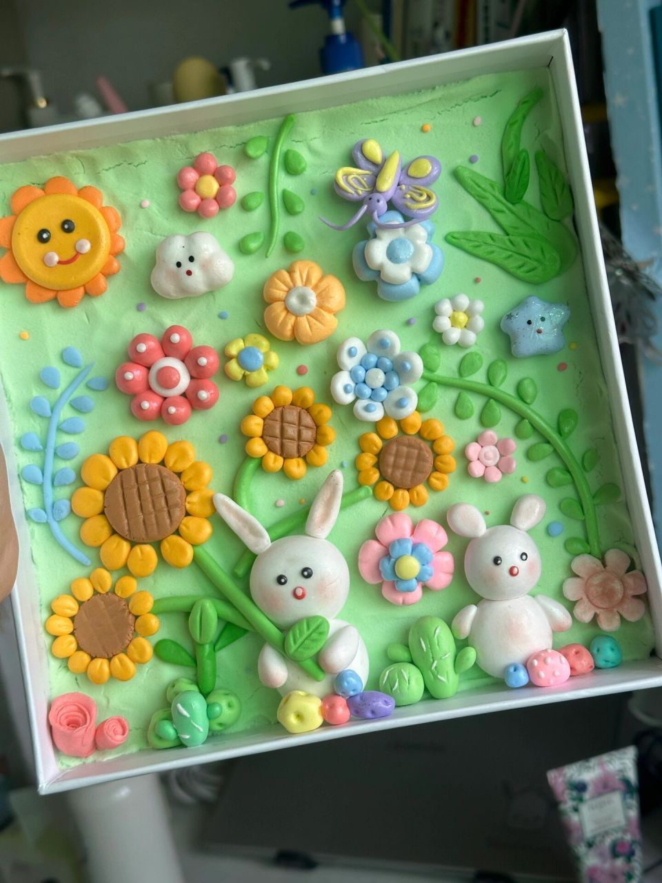 动物粘土画 抱着向日葵的小兔子