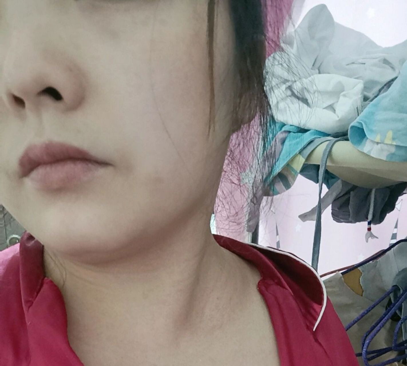 锁骨上方的肉鼓起来了 肩膀往后扬时锁骨上方的肉就会鼓包,不痛不痒的