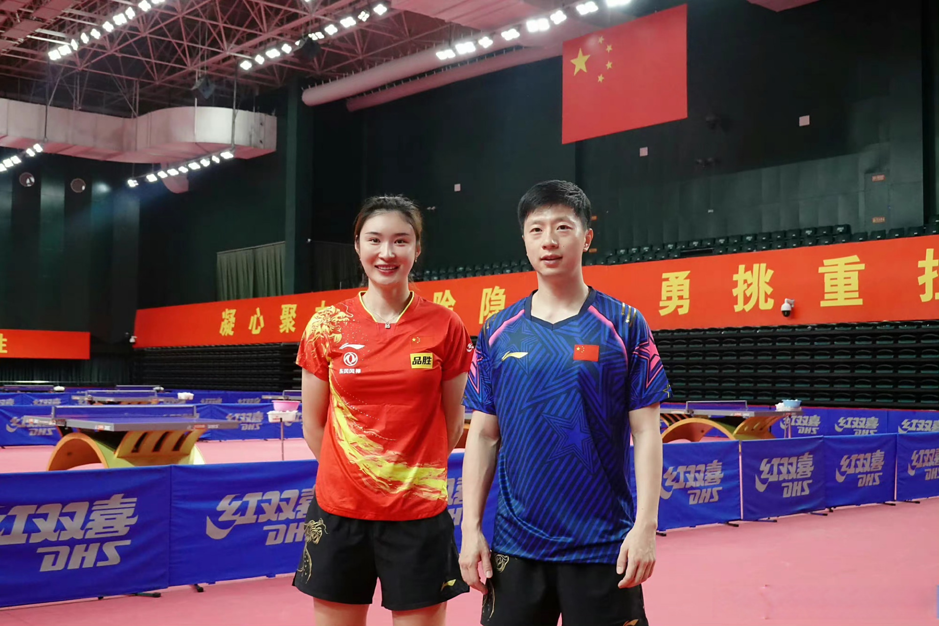 慕了慕了～杨蕙菁与偶像马龙合影  9115中国乒