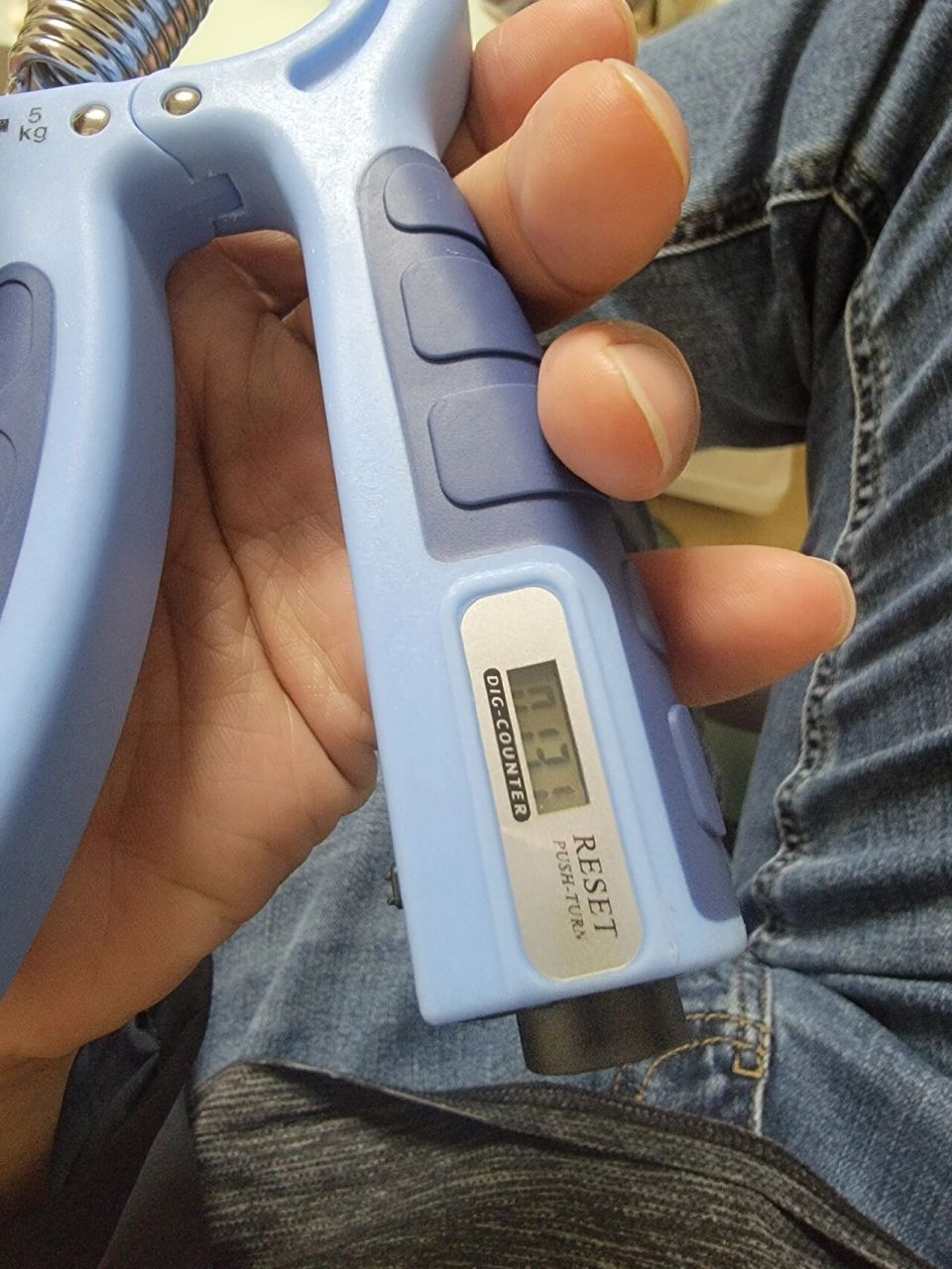 握力器的功效与作用 猛男必备 老婆今天给买的握力器到啦,非常喜欢