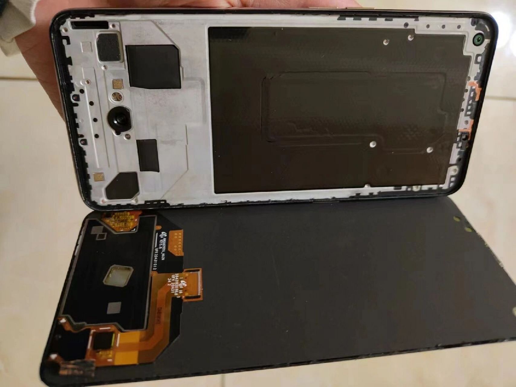 oppo, reno5屏幕开胶,屏幕掉下来  oppo reno5屏幕开胶掉下来了,手机