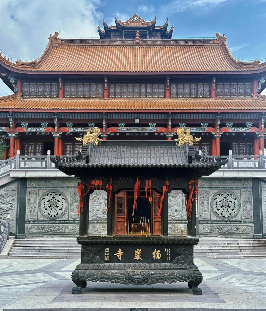 蚌埠一日游 97栖岩寺,原来汉代就建造了,去的时候正好碰到僧人和