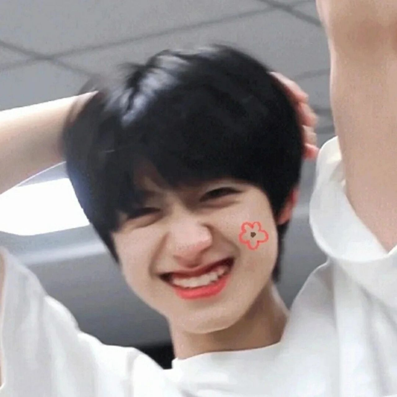 朱志鑫头像第一弹来啦9715(不喜勿喷)