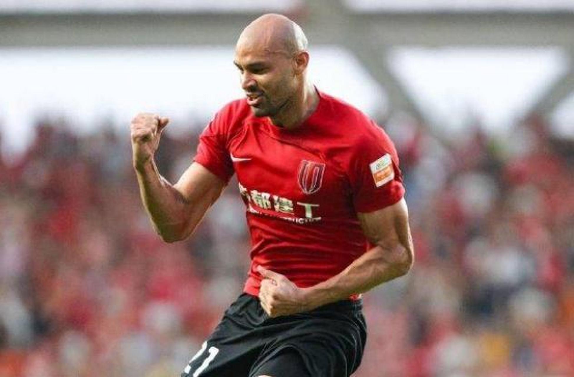 中超-费利佩戴帽冯卓毅破门 成都蓉城4-1大连人,没什么可说的,大连就