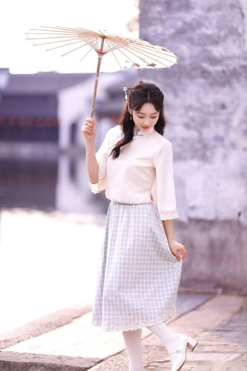 宣璐书卷气@宣璐 民国造型好美,淑女盘发,满满书卷气,民国风大小郊创