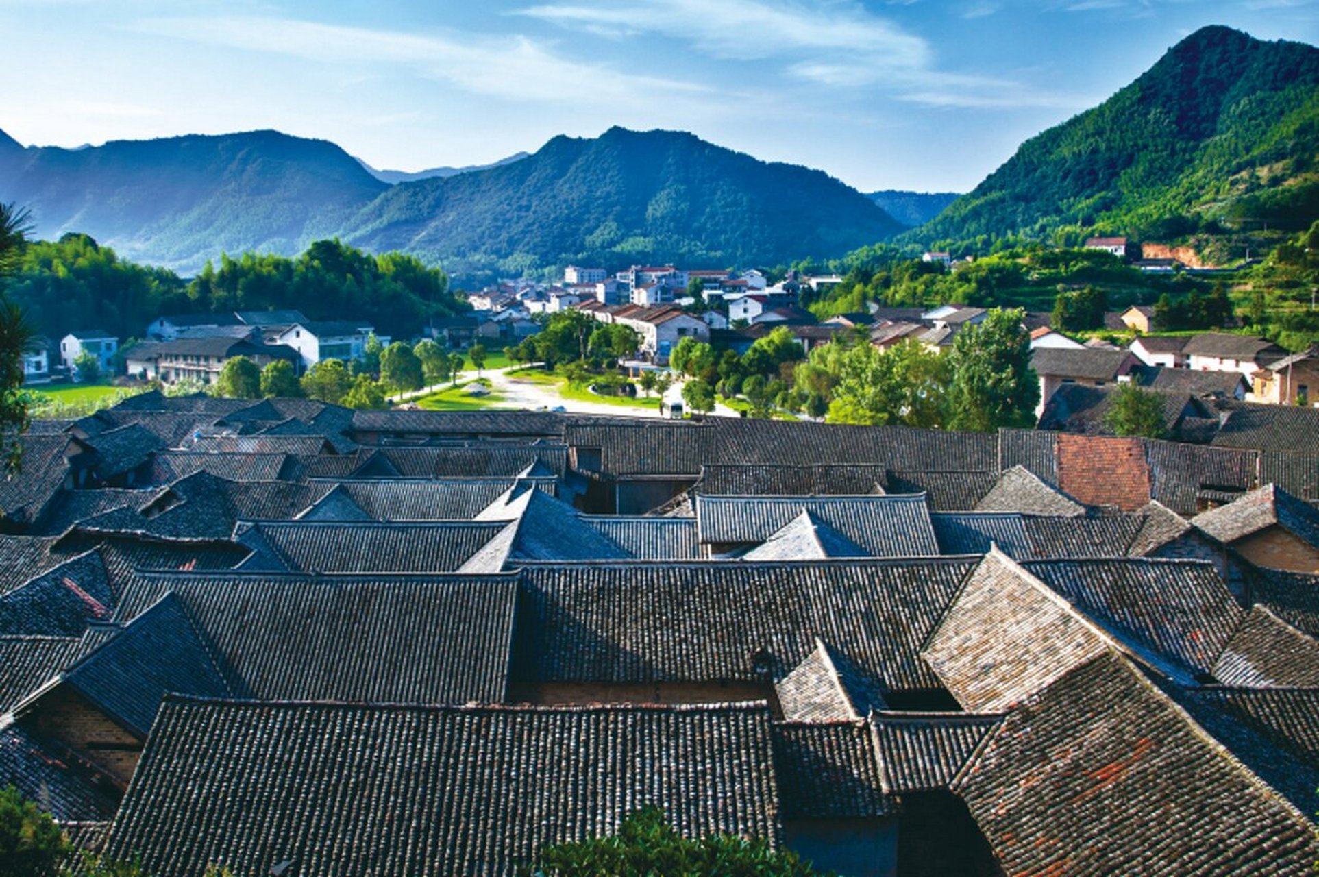 张谷英村 张谷英村是一处备受赞誉的国家aaaa级旅游景区,其地理位置