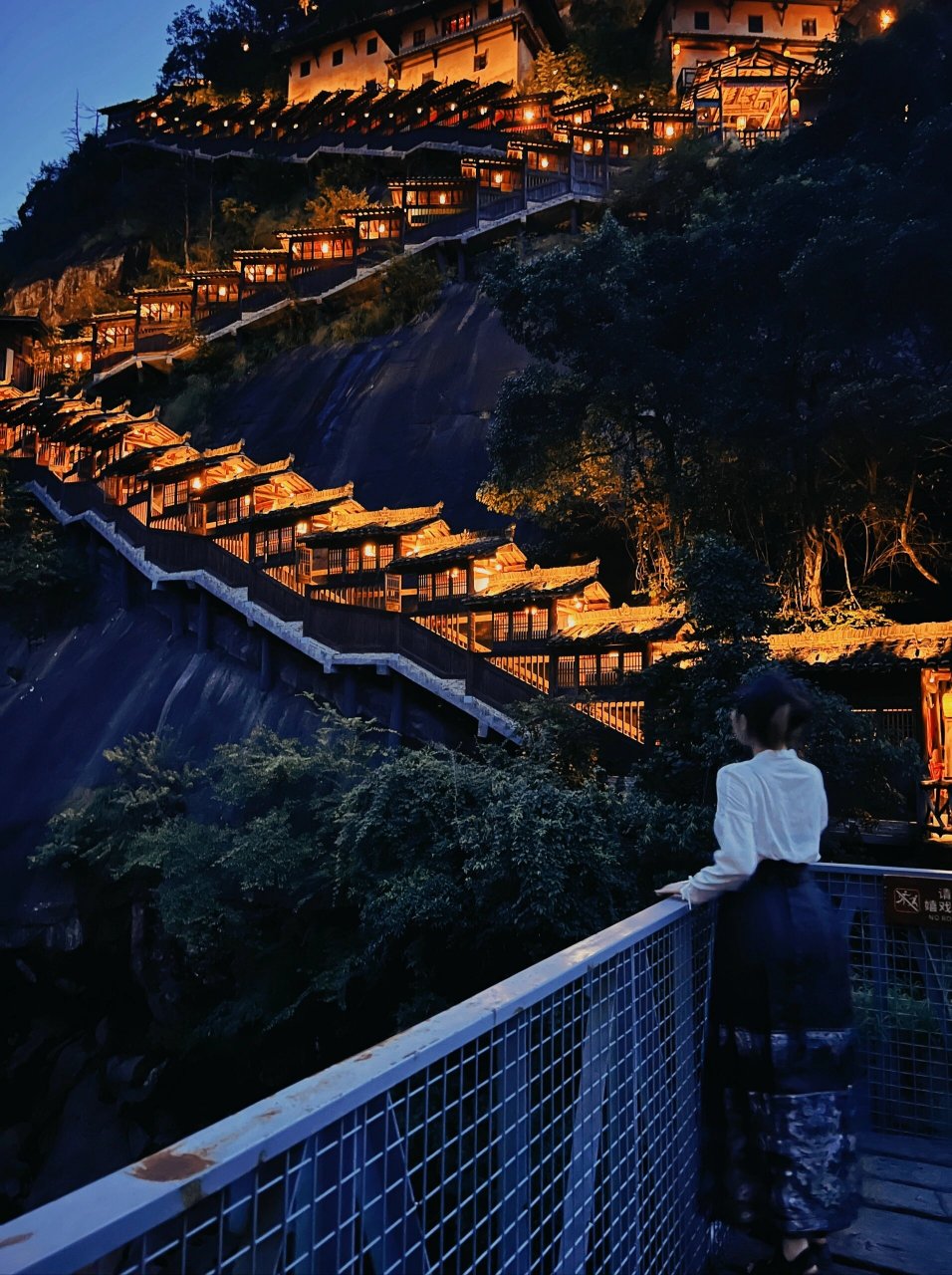 江西只有晚上才好看的地方 望仙谷夜景才美滕王阁八一广场