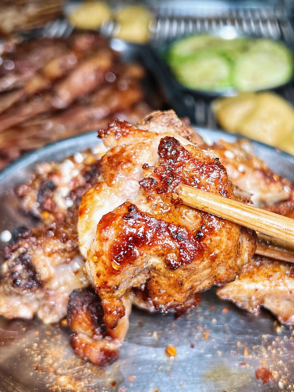 屏边特色美食97爆爽烧烤饭77烧番茄 这次到屏边来玩找了一家好吃