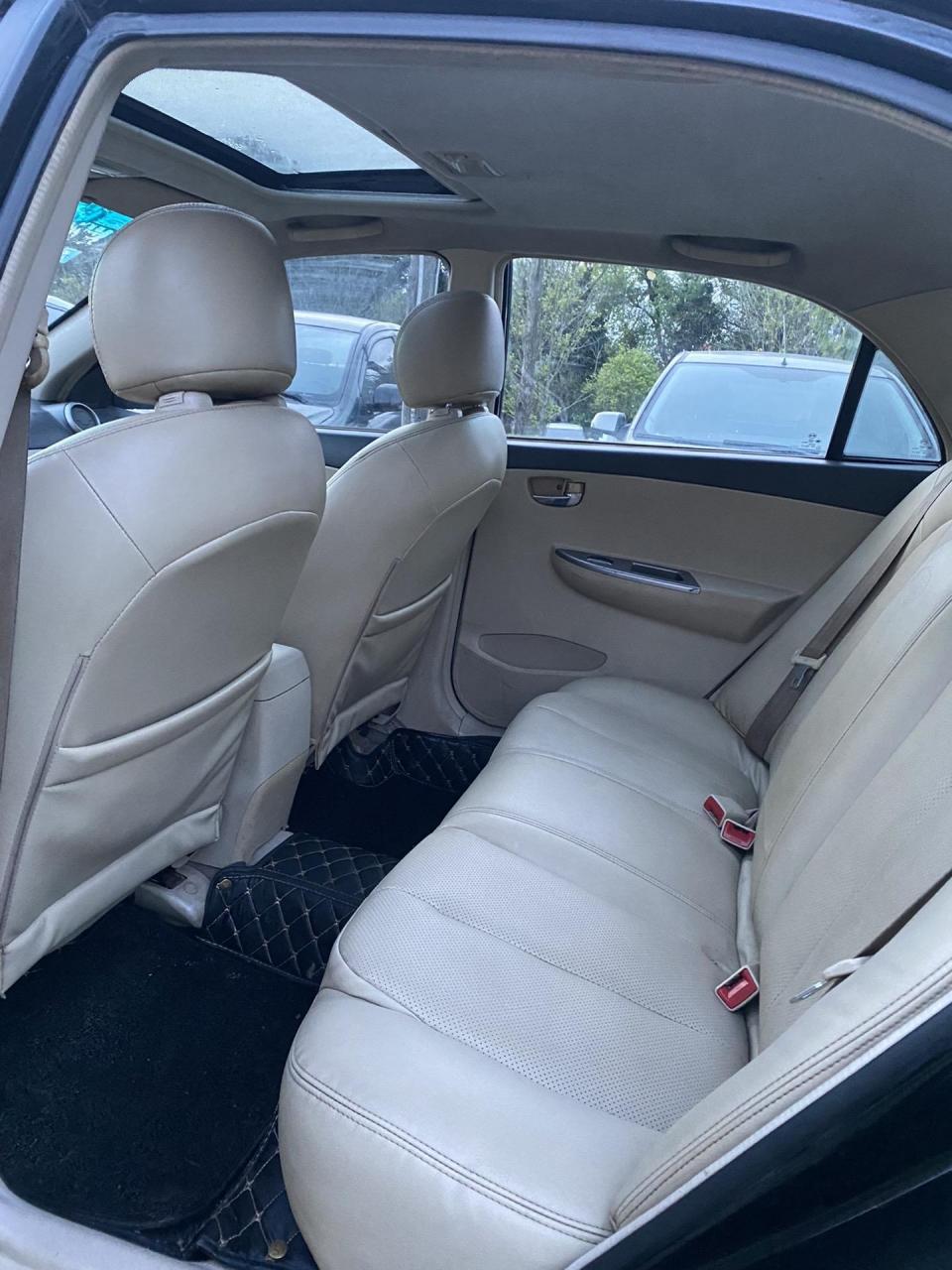 全款6800 ,12年比亚迪g3 一件启动,无钥匙进入,改装中控大屏,蓝牙倒车