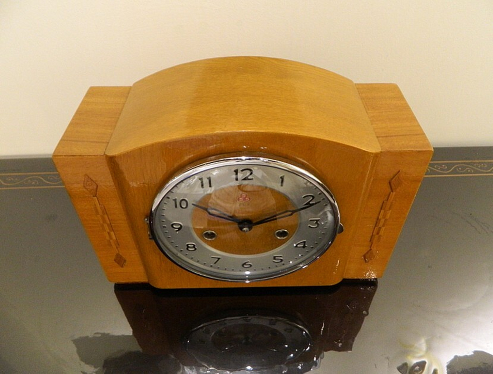 客人拿来的国产上海555三五牌台钟维修好了 客人拿来一只1978年产的